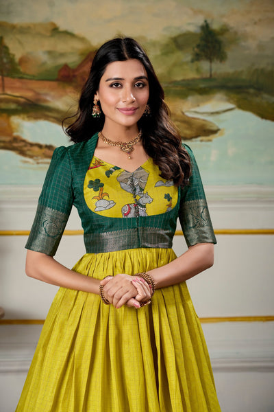 Yellow Dola Silk Kalamkari Gown – A Royal Affair of Elegance & Tradition ✨