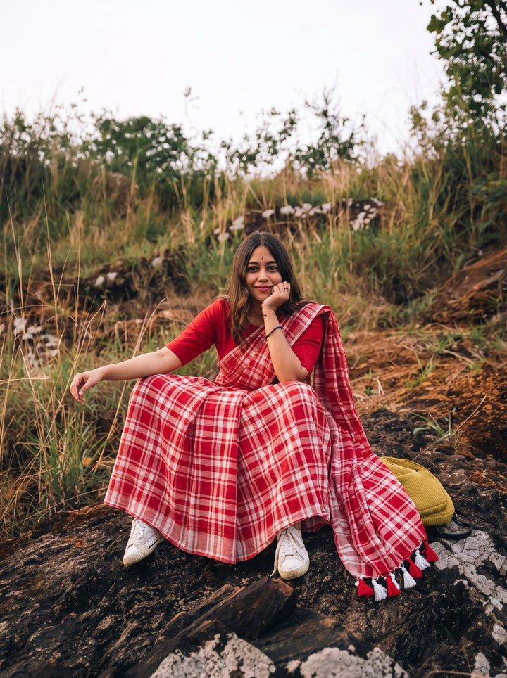 Red & White Madras Checkered Mul Cotton Saree with Tassels & Blouse Piece