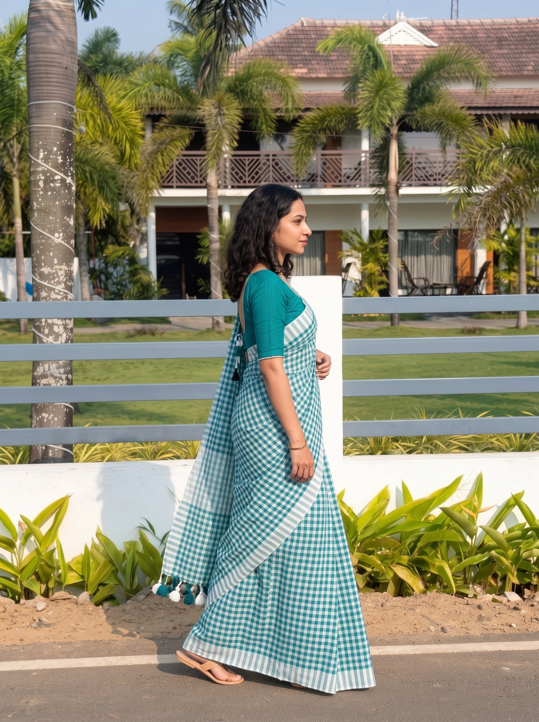 Aqua Green & White Checkered Mul Cotton Saree with Tassels & Blouse Piece