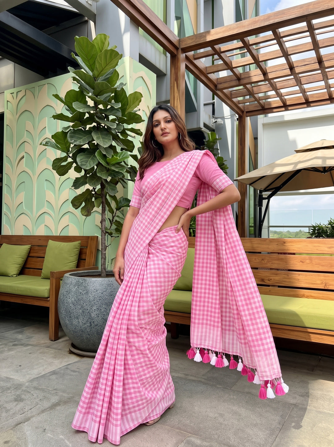 Baby Pink & White Checkered Mul Cotton Saree with Tassels & Blouse Piece