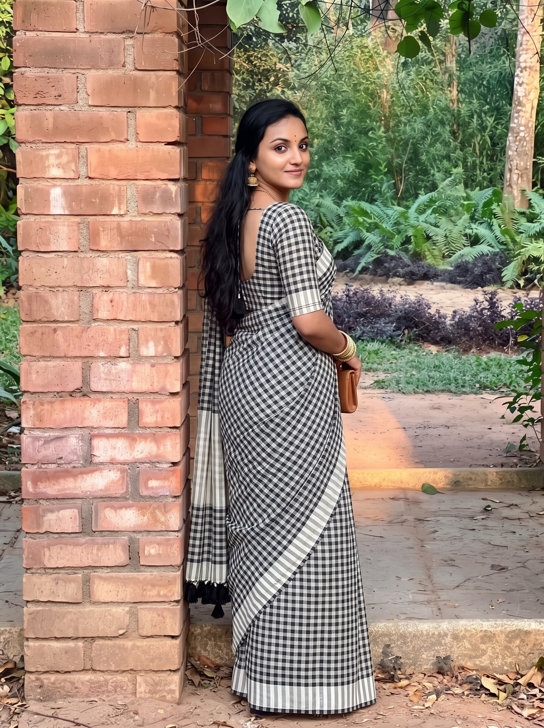 Black & White Checkered Mul Cotton Saree with Tassels & Blouse Piece