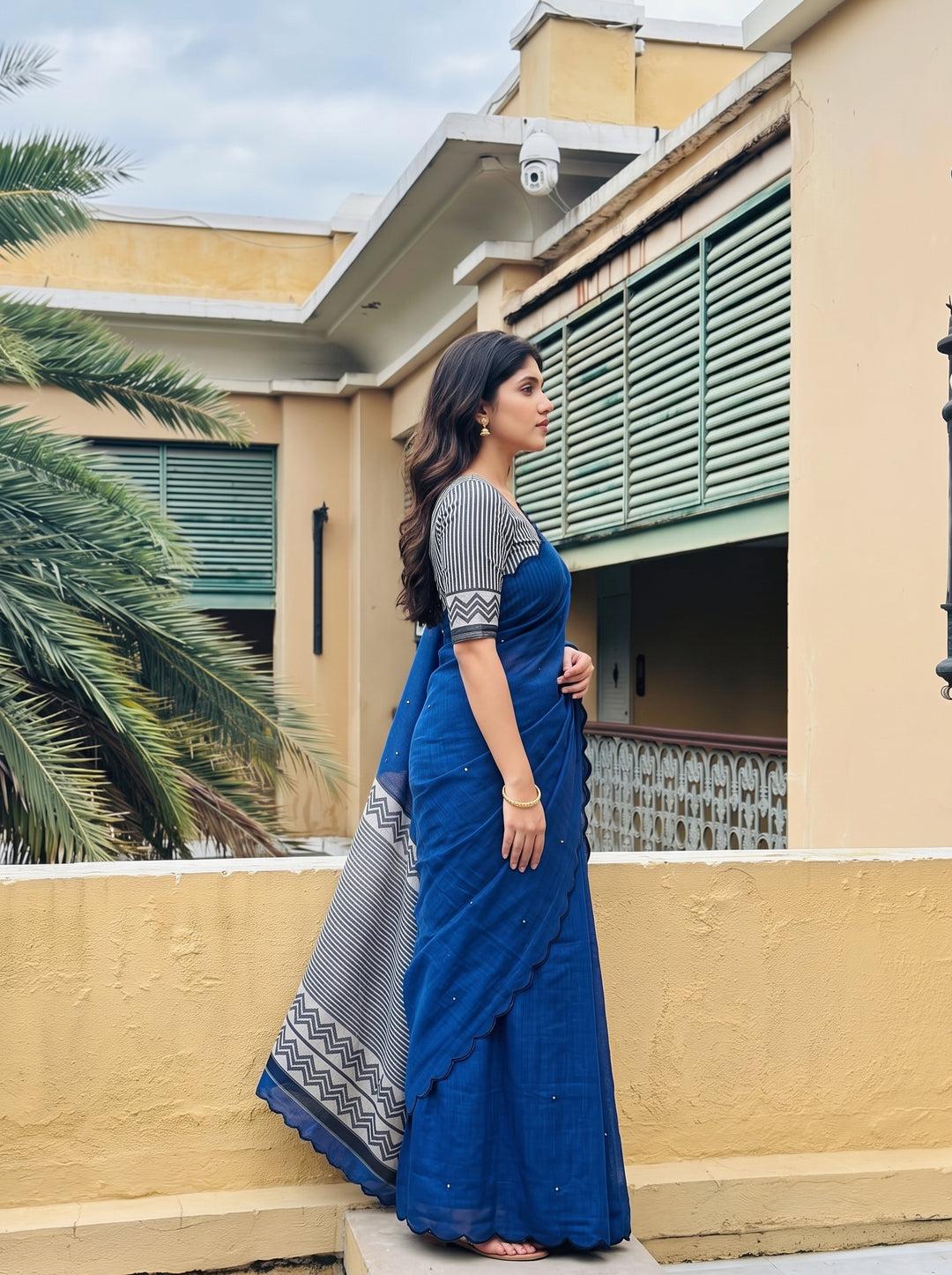 Royal Blue Mul Cotton Saree with Aari Foil Mirror Work, Embroidered Arco Border & Contrast Printed Pallu with Blouse Piece