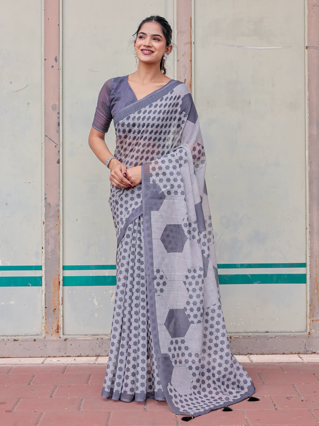 Grey Mul Cotton Geometric Print Saree with Hexagon Pattern, Statement Pallu & Tassels | Office & Casual Wear