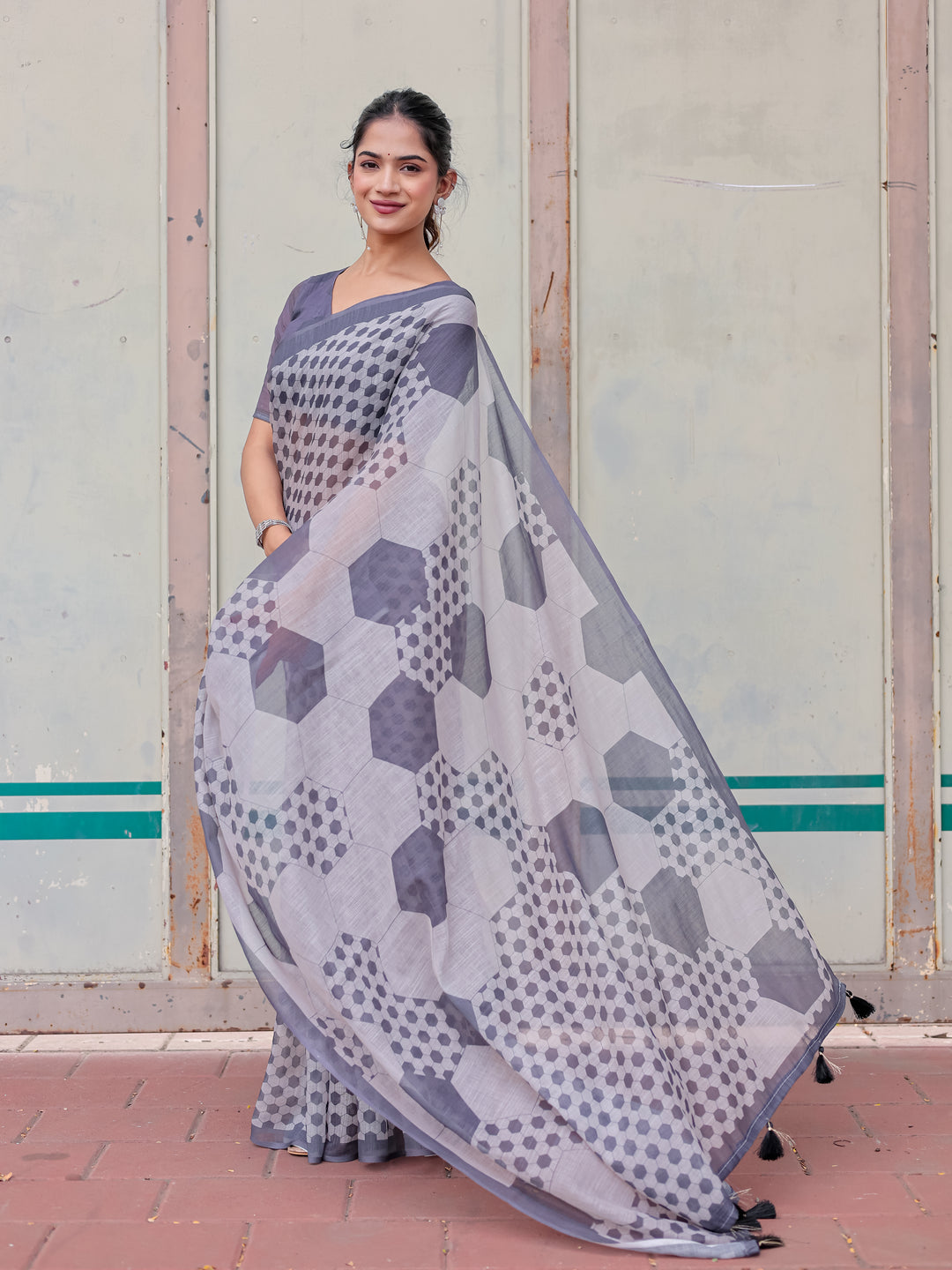 Grey Mul Cotton Geometric Print Saree with Hexagon Pattern, Statement Pallu & Tassels | Office & Casual Wear