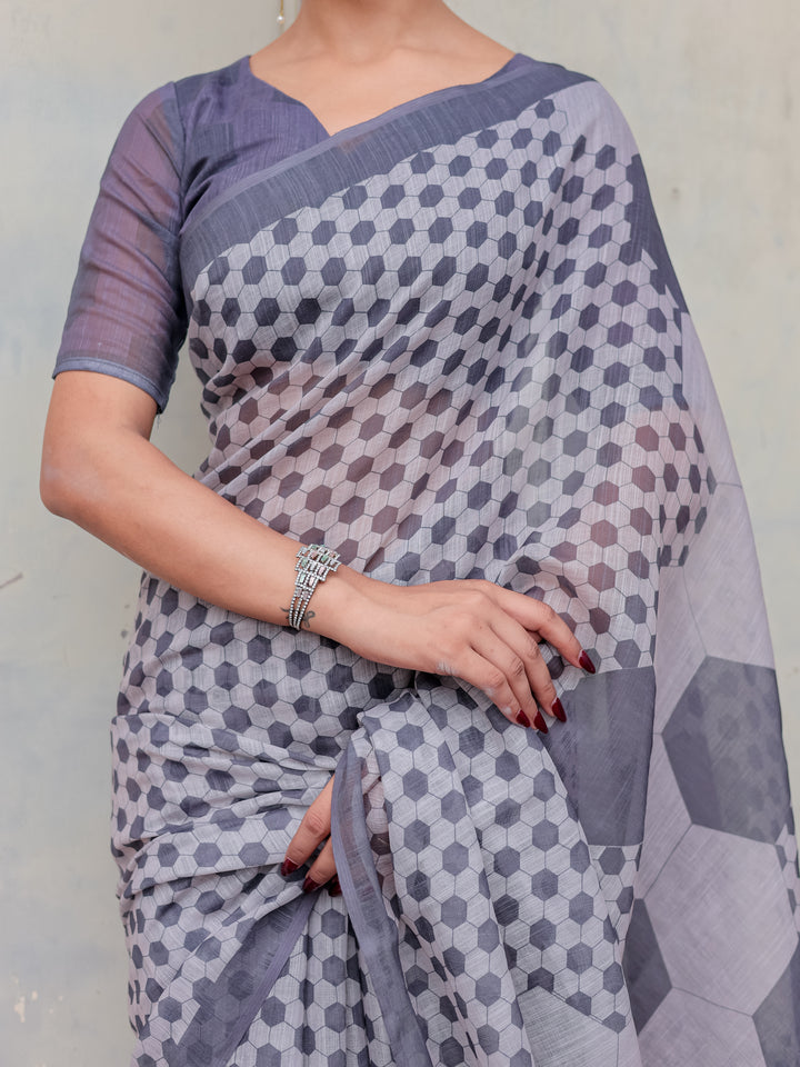 Grey Mul Cotton Geometric Print Saree with Hexagon Pattern, Statement Pallu & Tassels | Office & Casual Wear