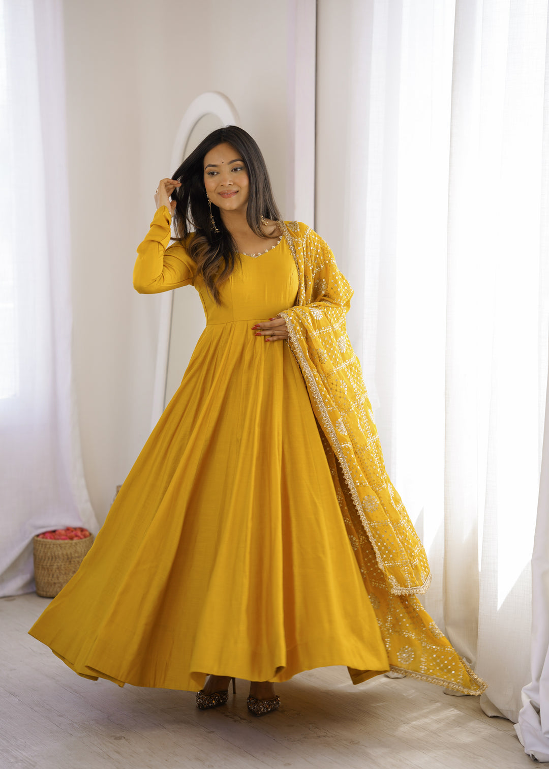 Zarveen Premium Roman Silk Chanderi 16-Kali Anarkali Set with 5.5-Metre Flare, Embroidered Georgette Dupatta & Pants