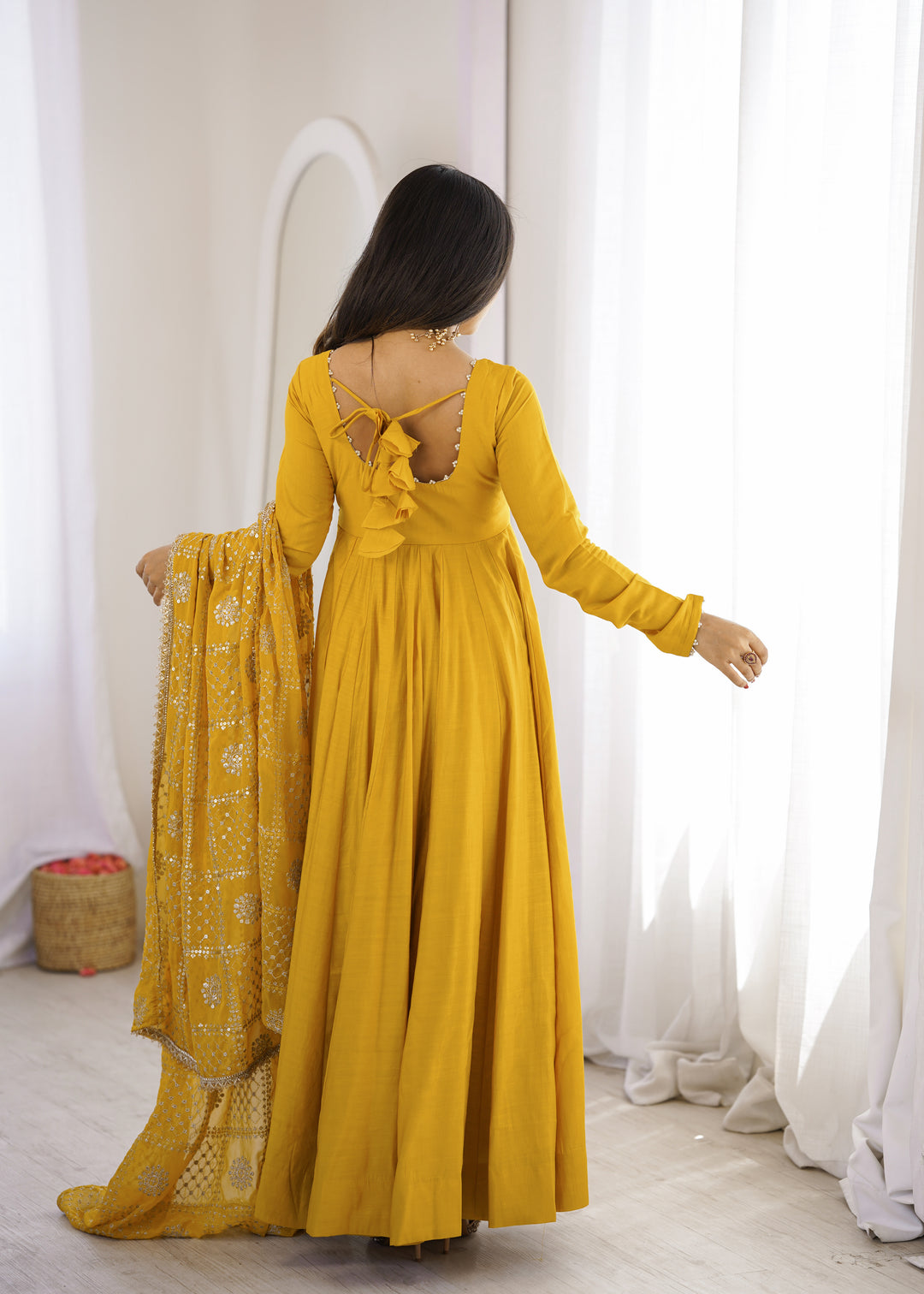 Zarveen Premium Roman Silk Chanderi 16-Kali Anarkali Set with 5.5-Metre Flare, Embroidered Georgette Dupatta & Pants