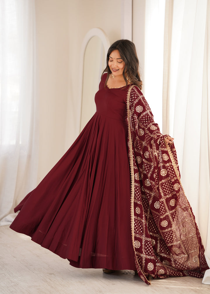 Inaya Premium Roman Silk Chanderi 16-Kali Anarkali Set with 5.5-Metre Flare, Embroidered Georgette Dupatta & Pants – 3 Piece Ready-to-Wear Ensemble