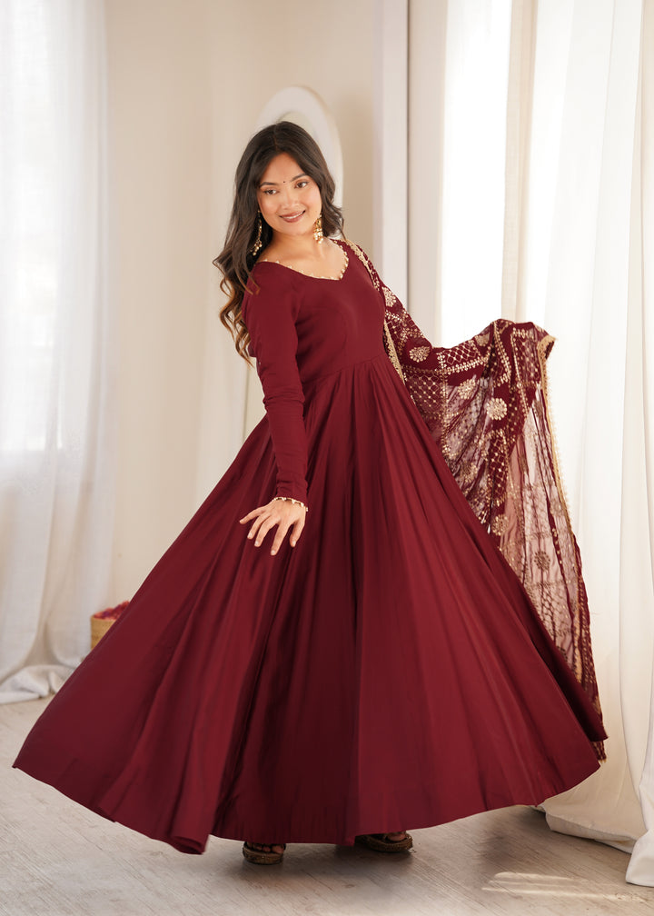 Inaya Premium Roman Silk Chanderi 16-Kali Anarkali Set with 5.5-Metre Flare, Embroidered Georgette Dupatta & Pants – 3 Piece Ready-to-Wear Ensemble