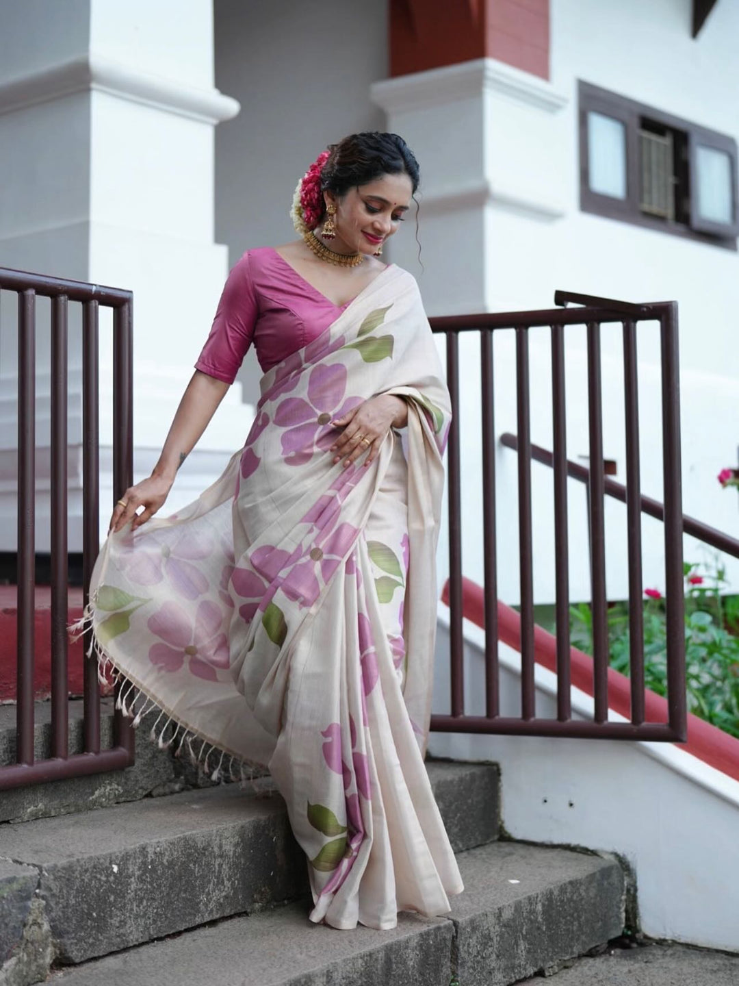 Royal Kasavu Mauve Floral Print Saree with Shimmer Zari Weave, Statement Pallu & Tassels on Edges