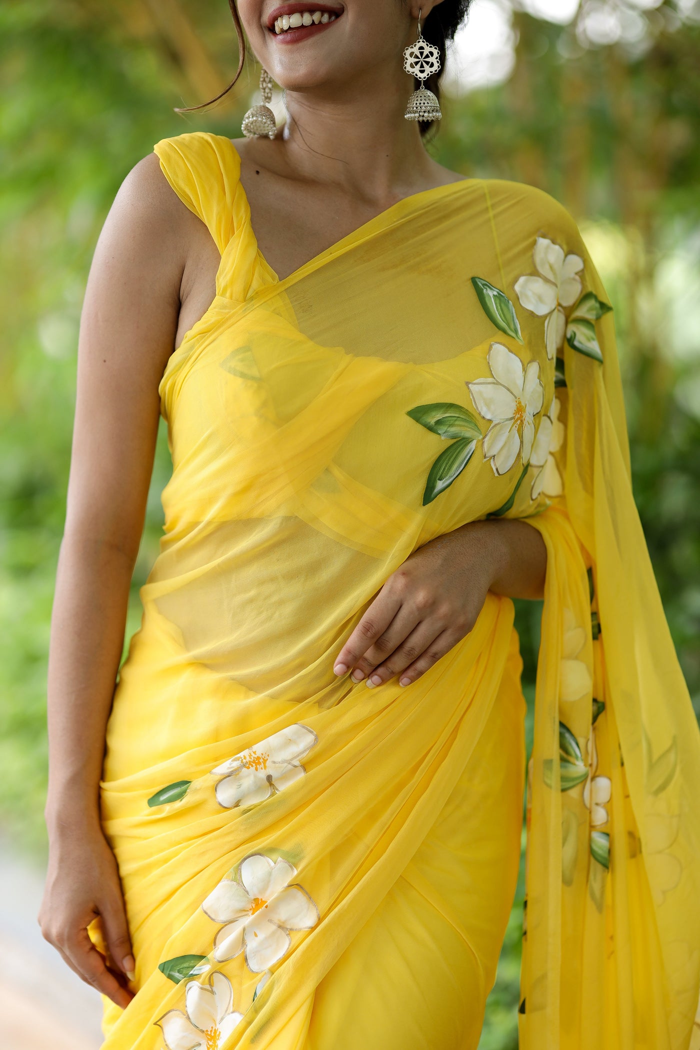 Sunshine Yellow Georgette Saree with Hand-Painted White Floral Motifs – Attached Blouse – 5.5 Meters