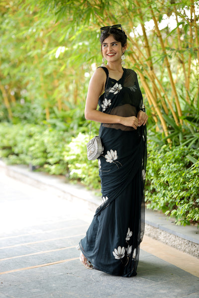 Black Georgette Saree with Hand-Painted White Florals – Attached Blouse – 5.5 Meters