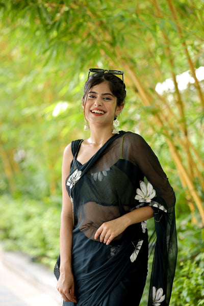 Black Georgette Saree with Hand-Painted White Florals – Attached Blouse – 5.5 Meters