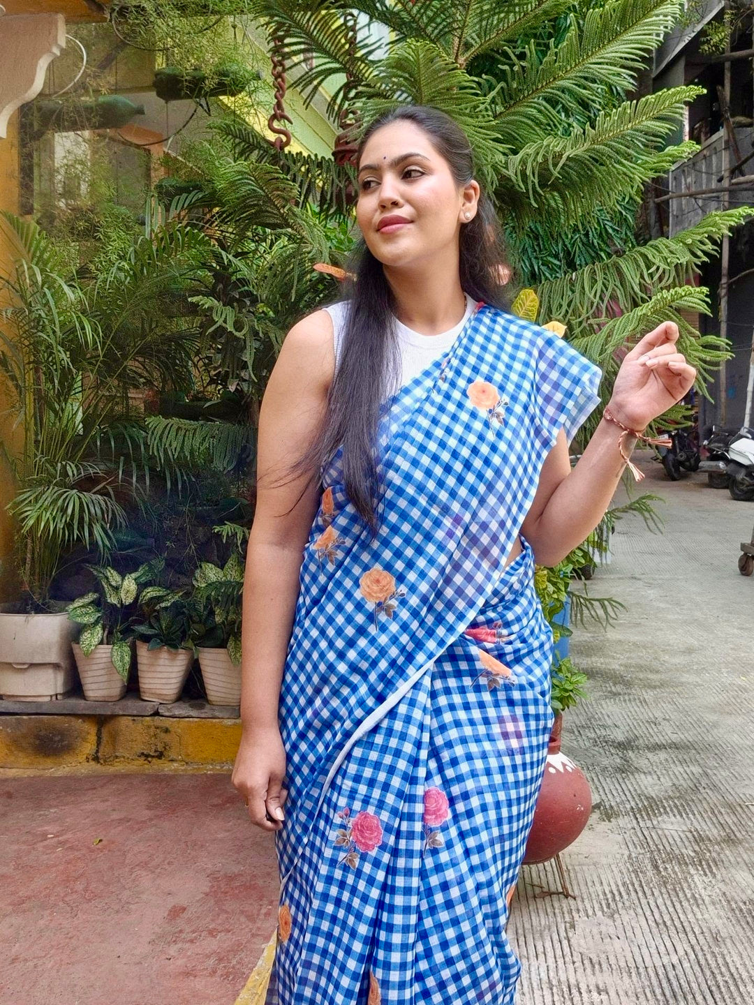 Blue & White Checkered Mul Cotton Saree with Floral Print & Blouse Piece