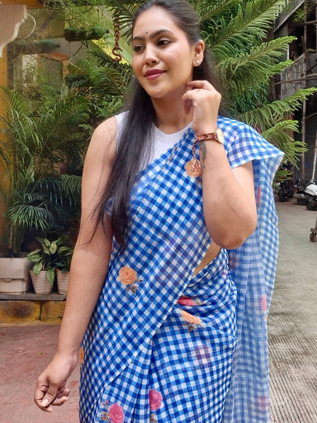Blue & White Checkered Mul Cotton Saree with Floral Print & Blouse Piece
