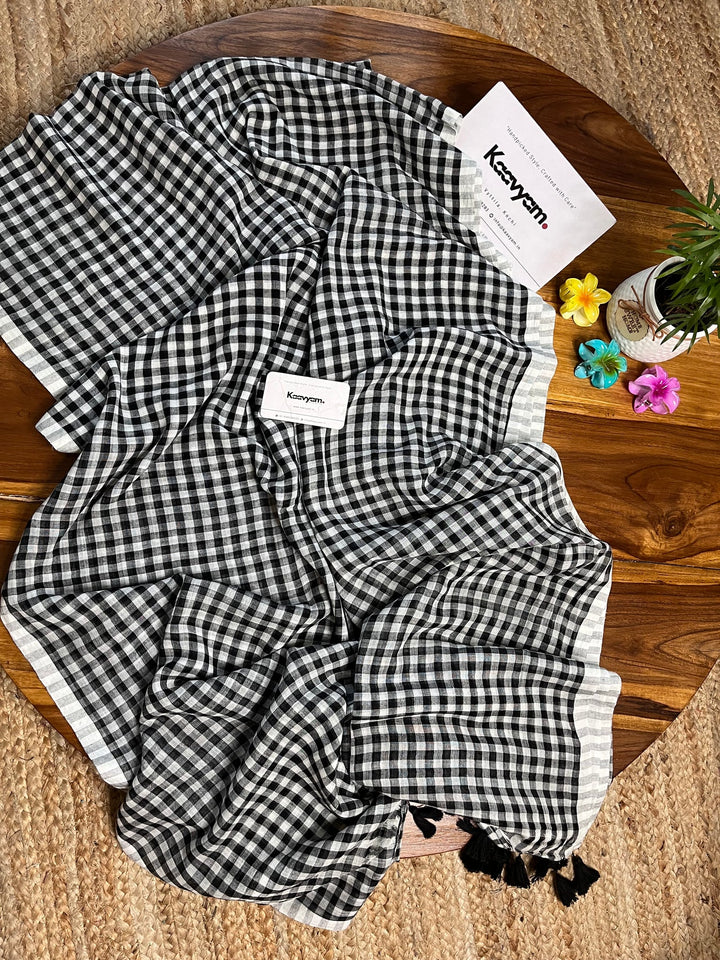 Black & White Checkered Mul Cotton Saree with Tassels & Blouse Piece