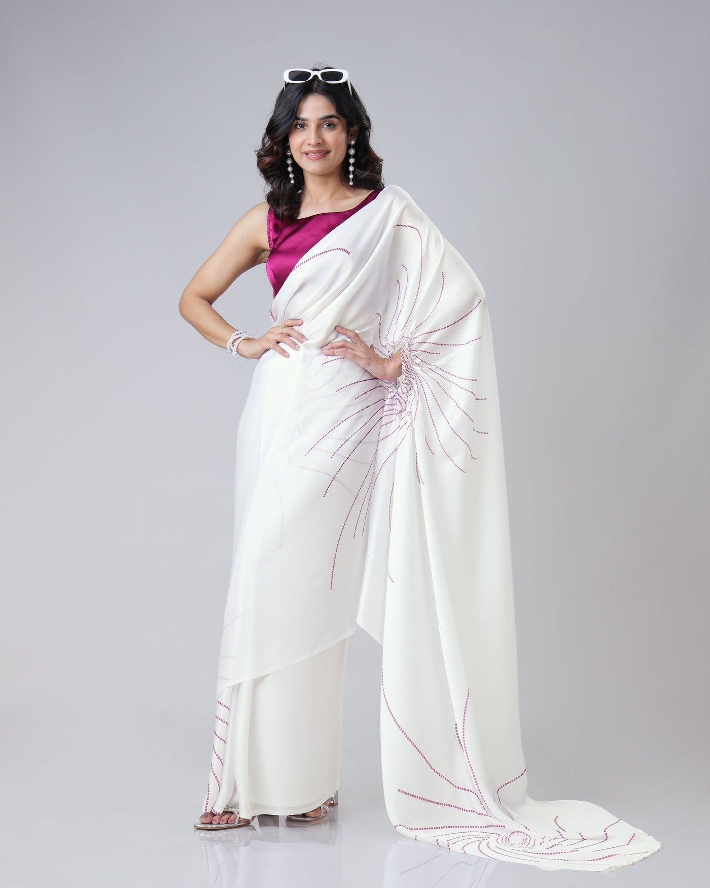 Ivory White Designer Freehand Saree with Maroon Abstract Lines – Handsfree Minimal Chic