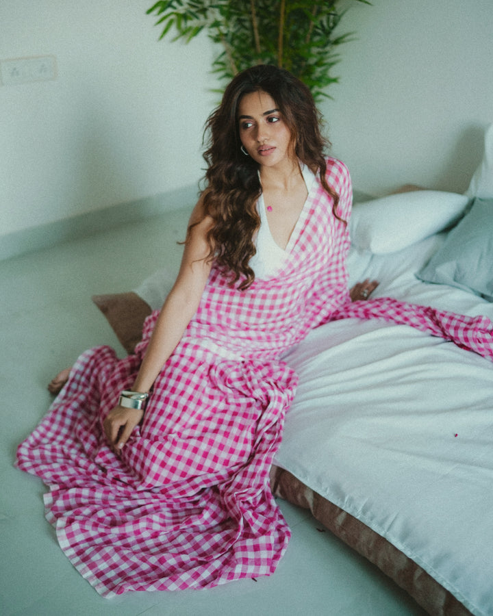 Red & White Checkered Mul Cotton Saree with Tassels & Blouse Piece