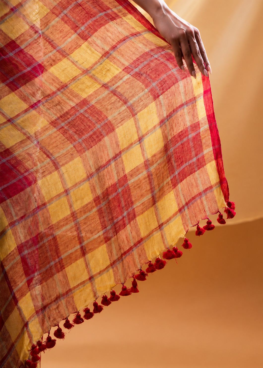 Red & Beige Checks Mul Cotton Saree with Tassels & Attached Blouse Piece