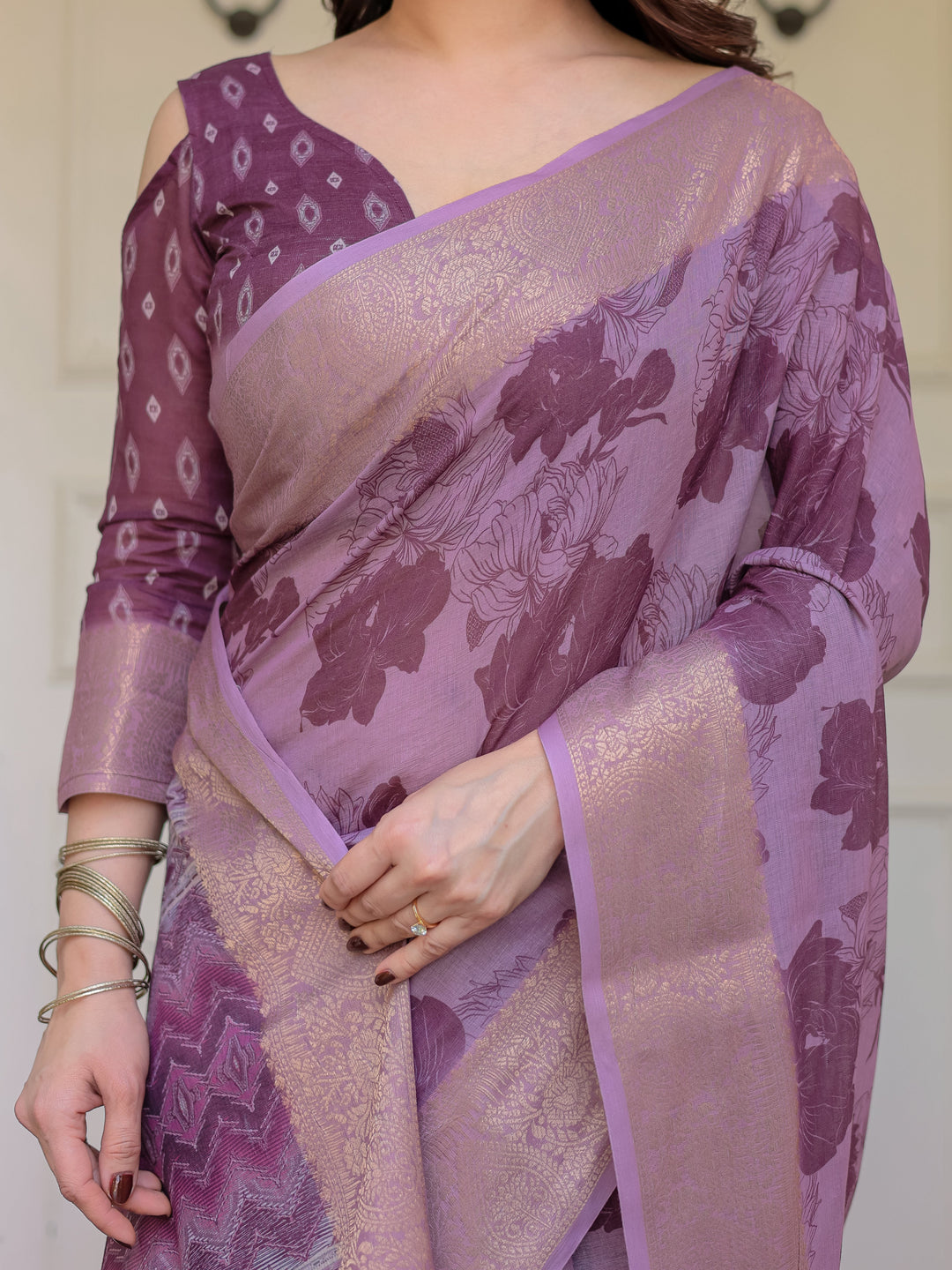 Wine Purple Handloom Cotton Floral Printed Saree with Zari Border & Tassels – Traditional Festive Wear