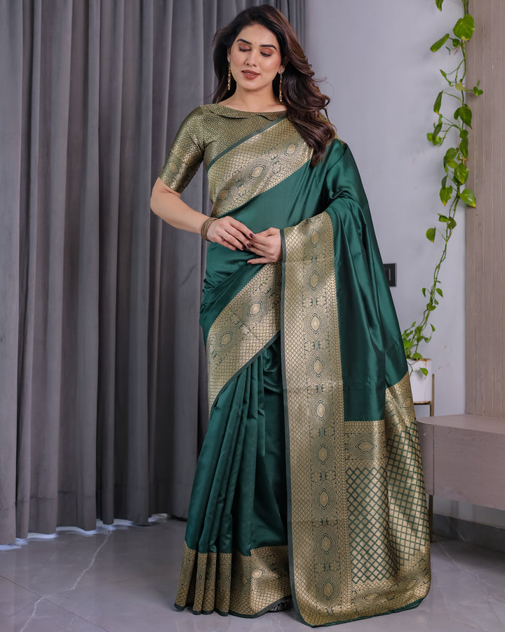 Emerald Green Pure Kanjivaram Silk Saree with Rich Golden Zari Weave & Blouse Piece – 5.5m Saree + 0.8m Blouse