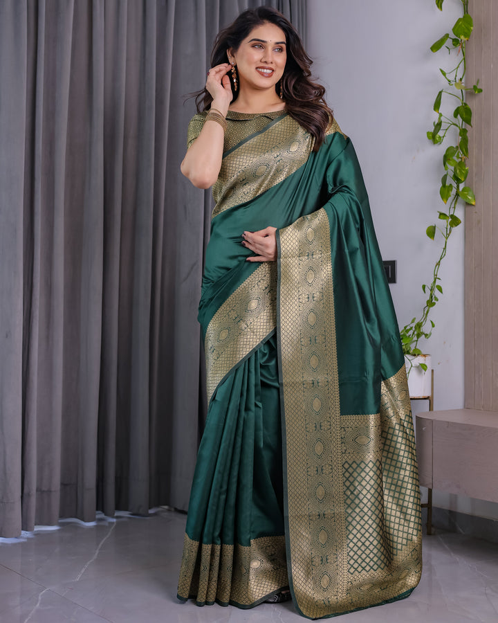 Emerald Green Pure Kanjivaram Silk Saree with Rich Golden Zari Weave & Blouse Piece – 5.5m Saree + 0.8m Blouse