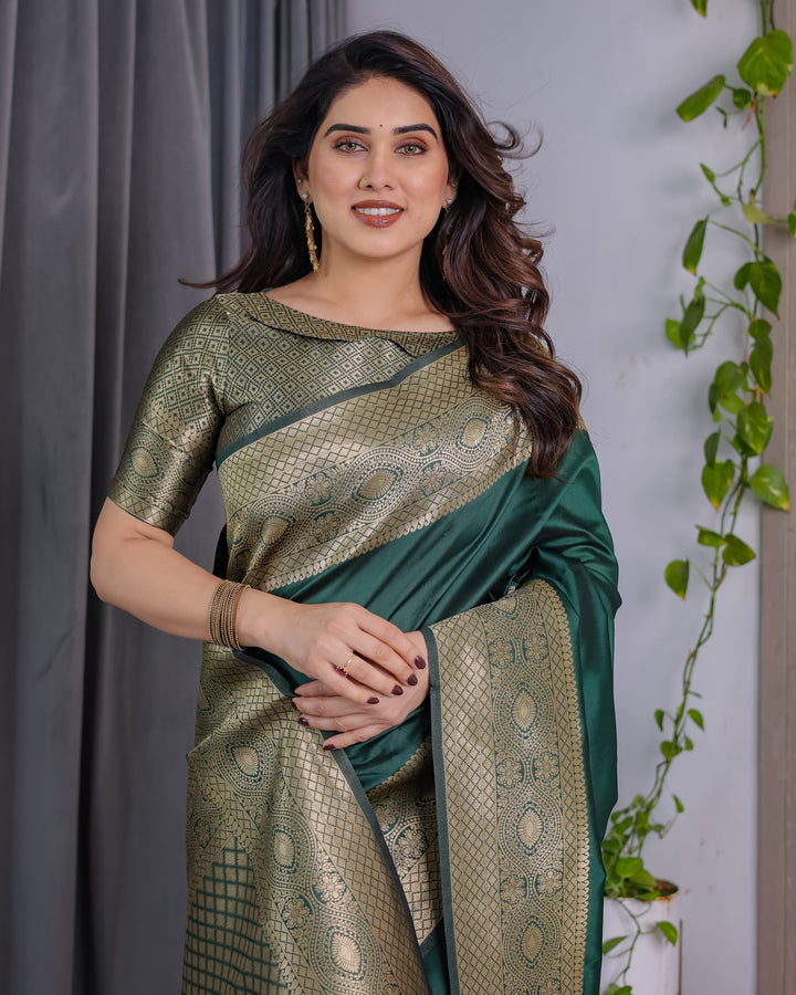 Emerald Green Pure Kanjivaram Silk Saree with Rich Golden Zari Weave & Blouse Piece – 5.5m Saree + 0.8m Blouse