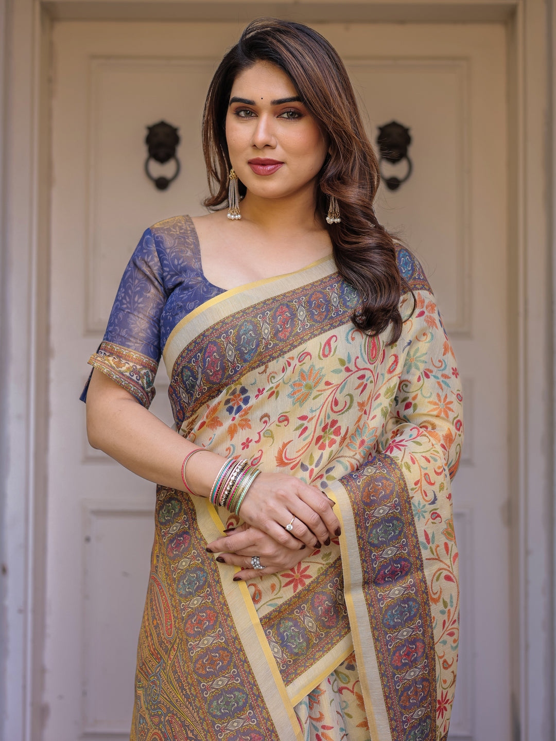 Cream & Navy Blue Floral Paisley Printed Handloom Cotton Saree with Heritage Border & Tassels – Festive Ethnic Wear