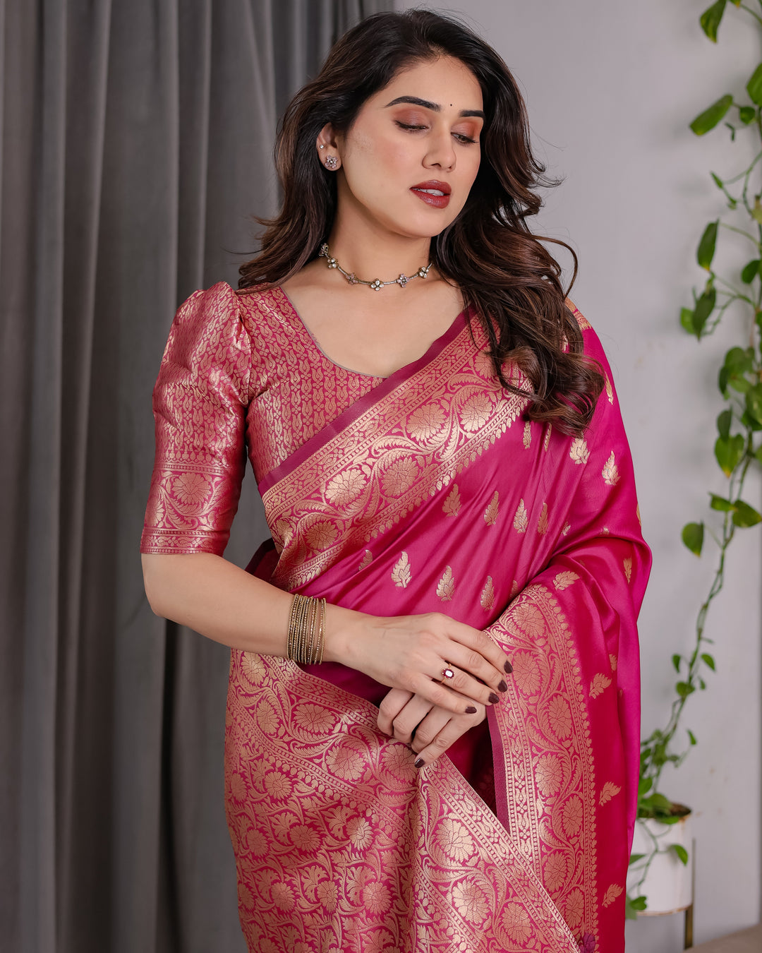 Rani Pink Pure Kanjivaram Silk Saree with Gold Leaf Buttas & Rich Floral Zari Border – 5.5m Saree + 0.8m Blouse Piece