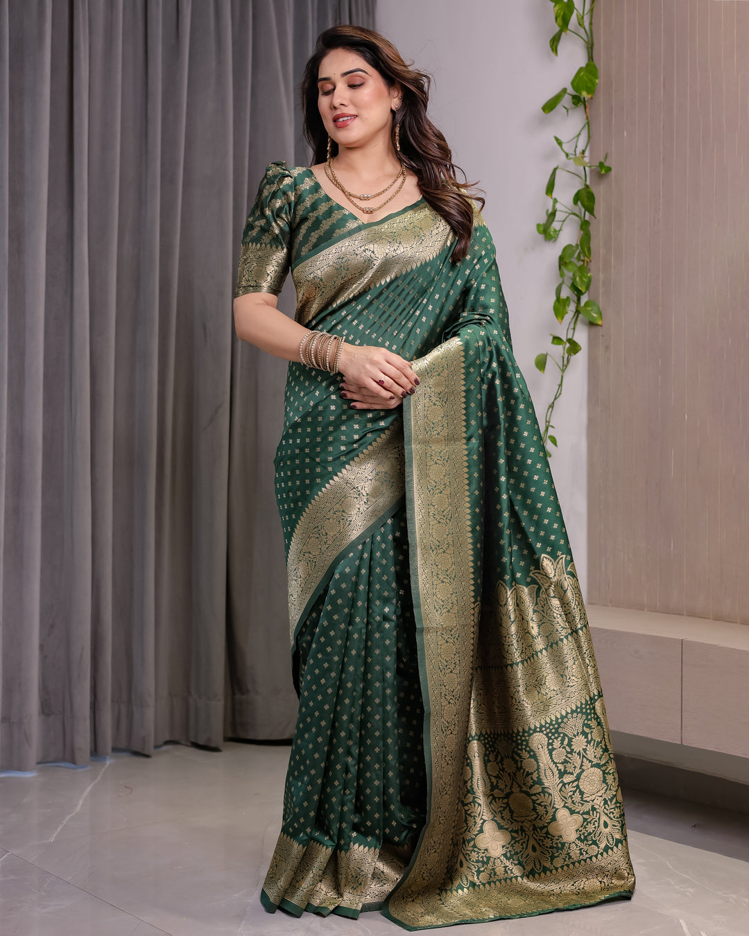 Bottle Green Pure Kanjivaram Silk Saree with Rich Golden Zari Weaving Traditional Floral Pallu Saree Blouse