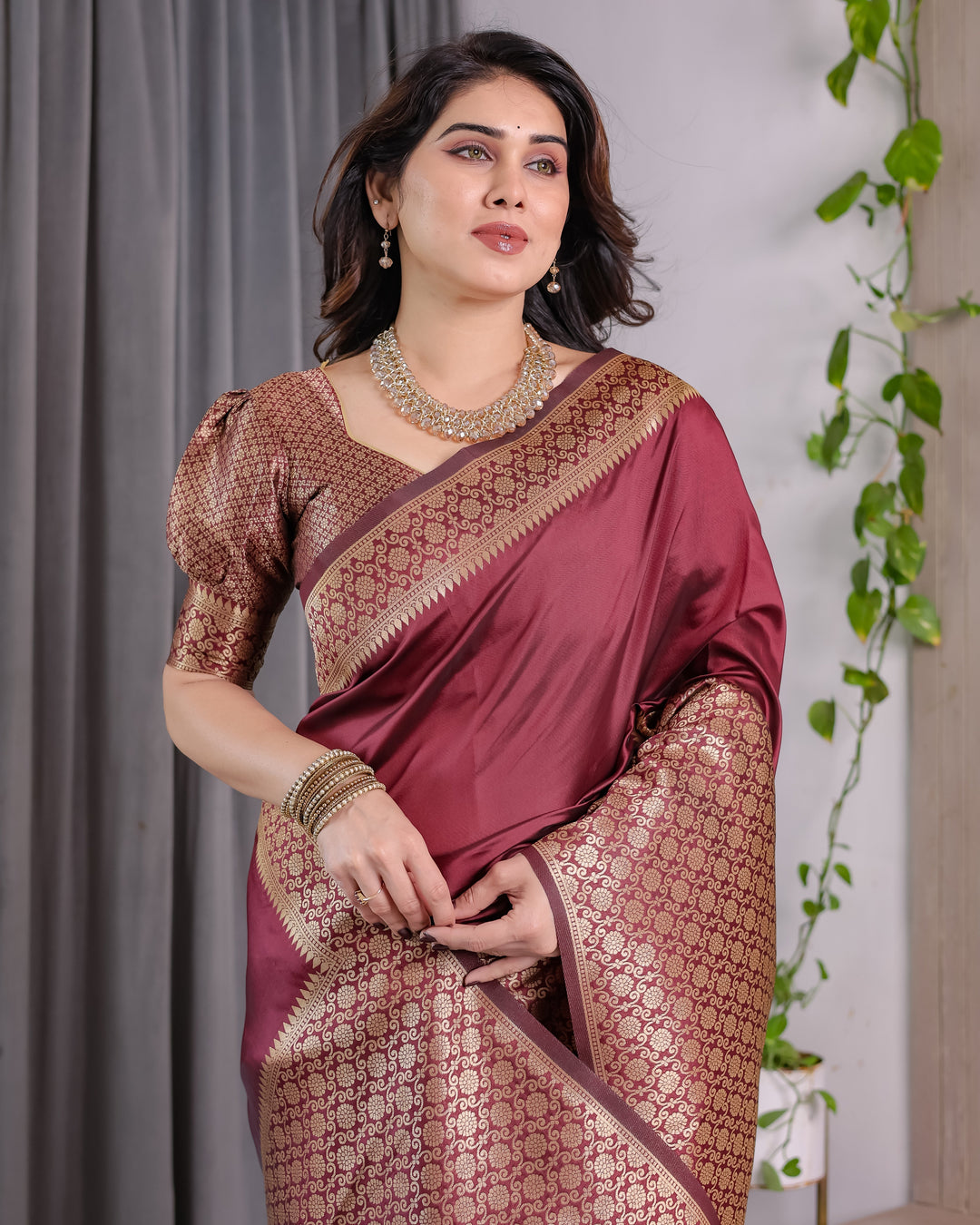 Wine Brown Pure Kanjivaram Silk Saree with Antique Gold Jacquard Border & Designer Blouse | 5.5m Saree + 0.8m Blouse Piece
