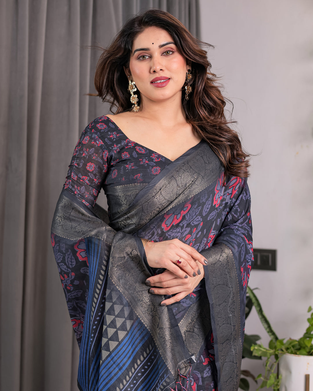 Navy Blue Handloom Linen Saree with Red Floral Print & Geometric Patterned Pallu | Antique Zari Border & Tassels | Attached Blouse | 5.5m Saree + 0.8m Blouse