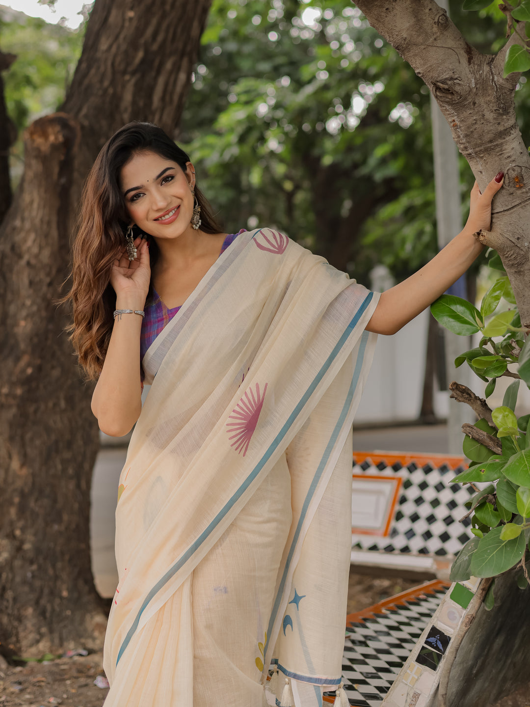 Ivory Mul Cotton Printed Saree for Women with Multicolor Abstract Motifs, Blue Border & Tassels | Soft Daily & Office Wear