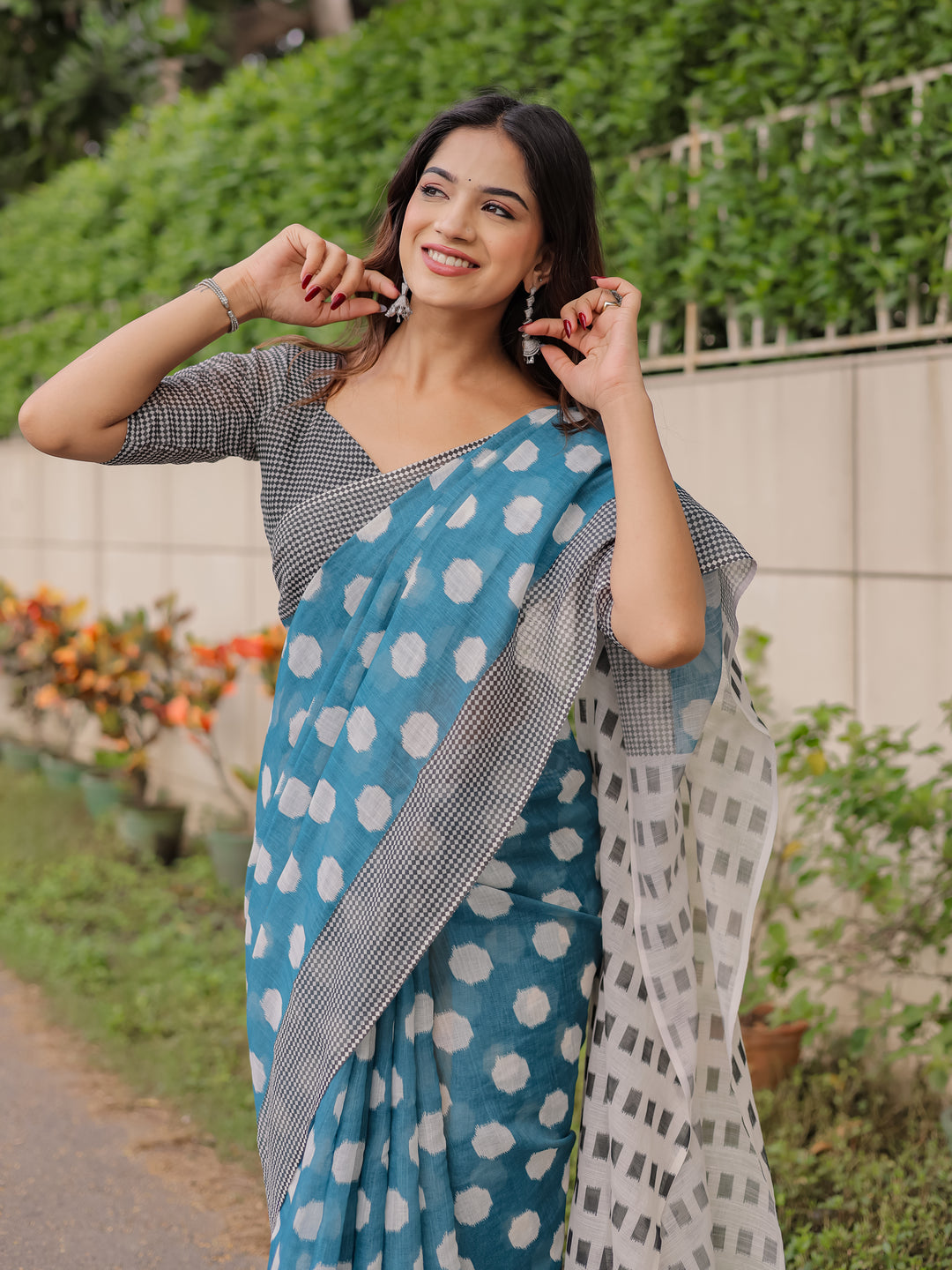 Teal Blue Mul Cotton Polka Print Saree for Women with Checkered Pallu & Tassels | Soft Breathable Daily & Office Wear