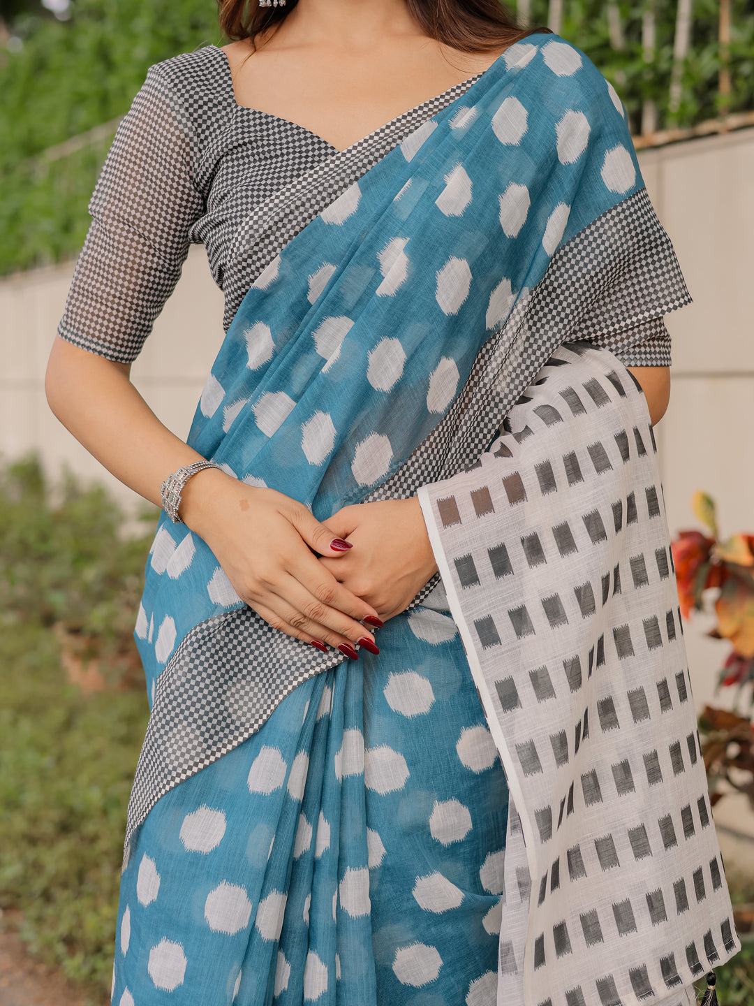 Teal Blue Mul Cotton Polka Print Saree for Women with Checkered Pallu & Tassels | Soft Breathable Daily & Office Wear